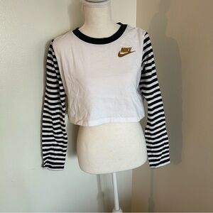 Nike Cropped Long Sleeve Top – Black & White Striped Sleeves – Women’s Medium
